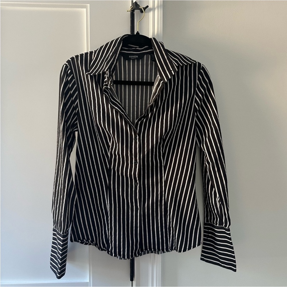 EXPRESS Chic Black and White Striped Button Down Shirt